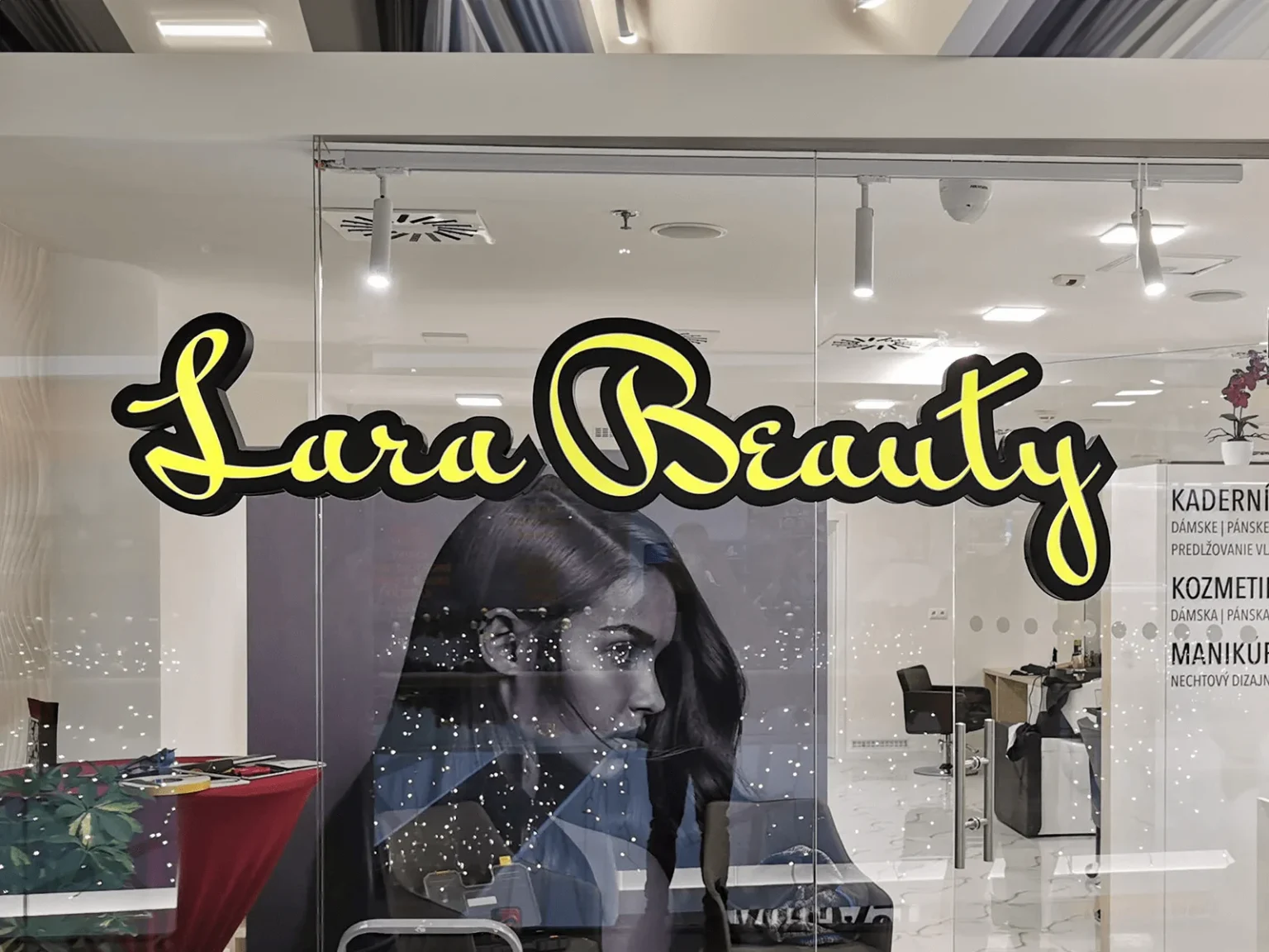 3D kazetové písmo realizácia