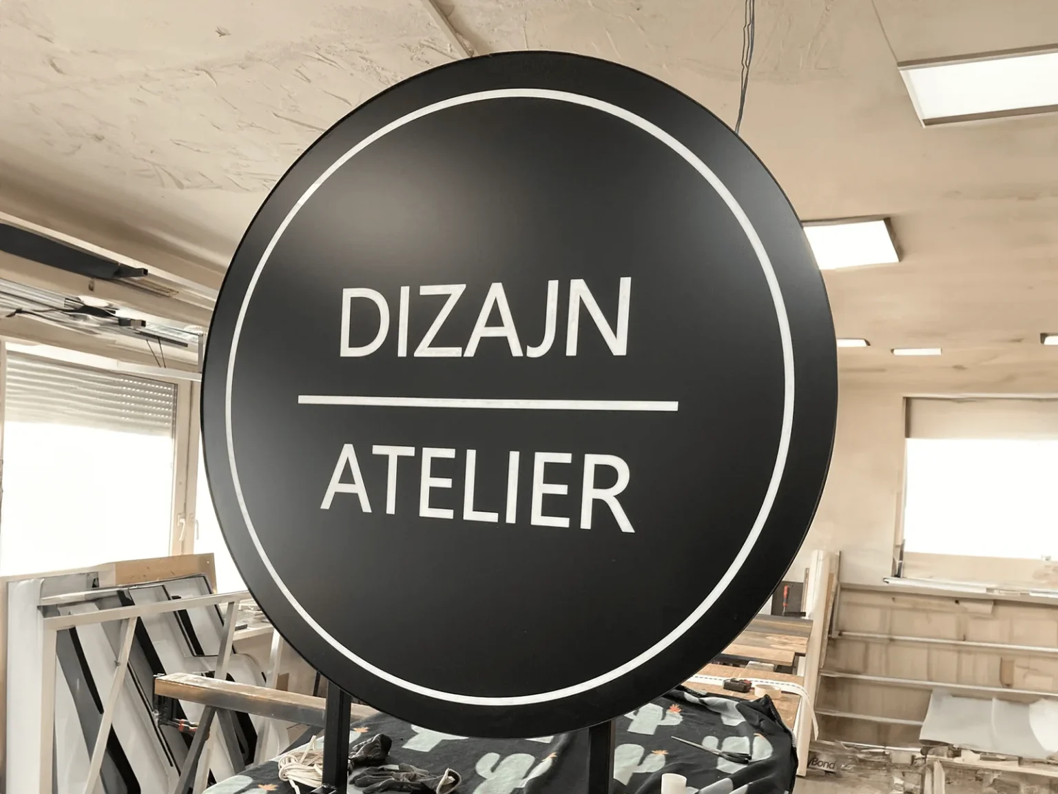 Svetelné výstrčky