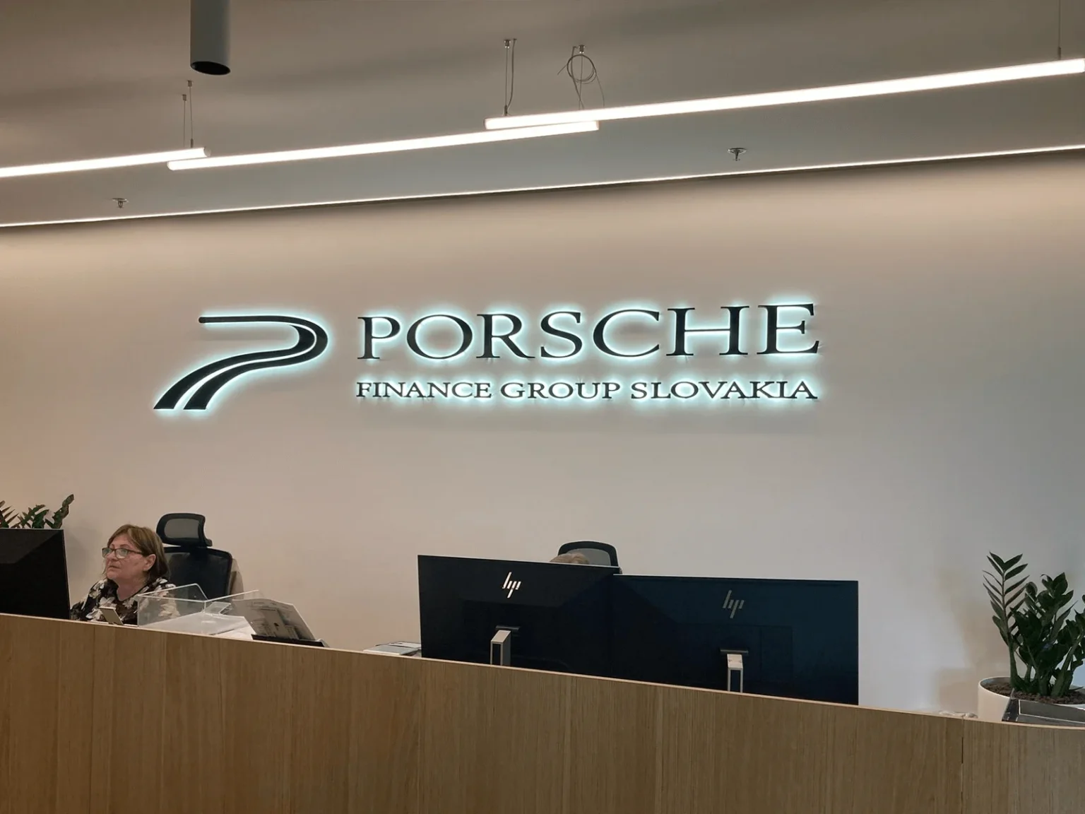 3D podsvietene backlit svetelne logo interier LED