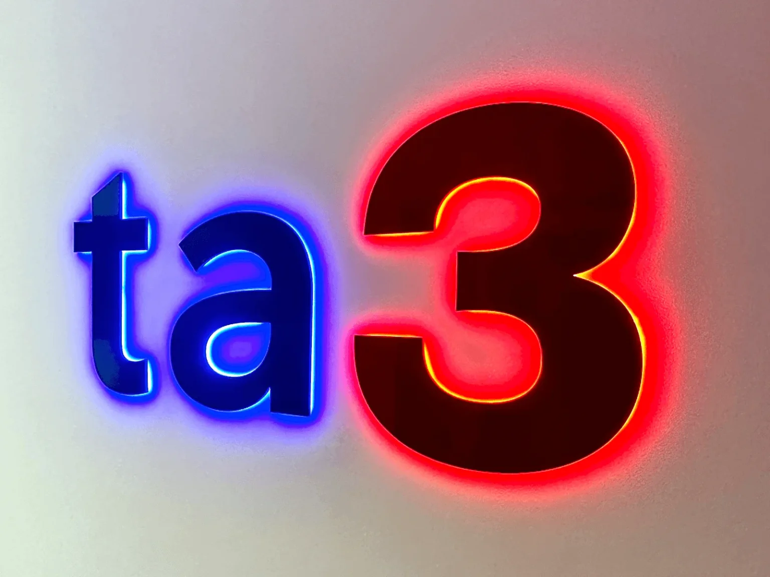 3D podsvietene backlit svetelne logo interier LED regb farby