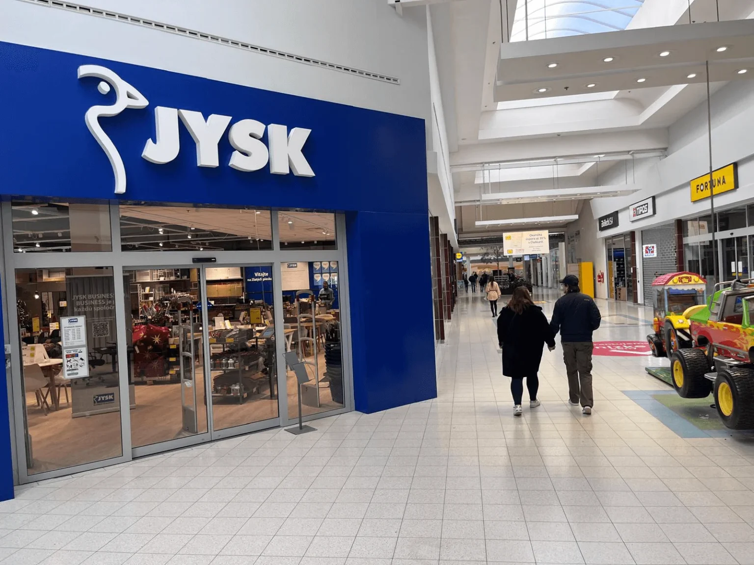 3D svetelne logo frontlit svietiace dopredu vyrezane do tvaru vašho loga interier exterier JYSK obchodne priestory