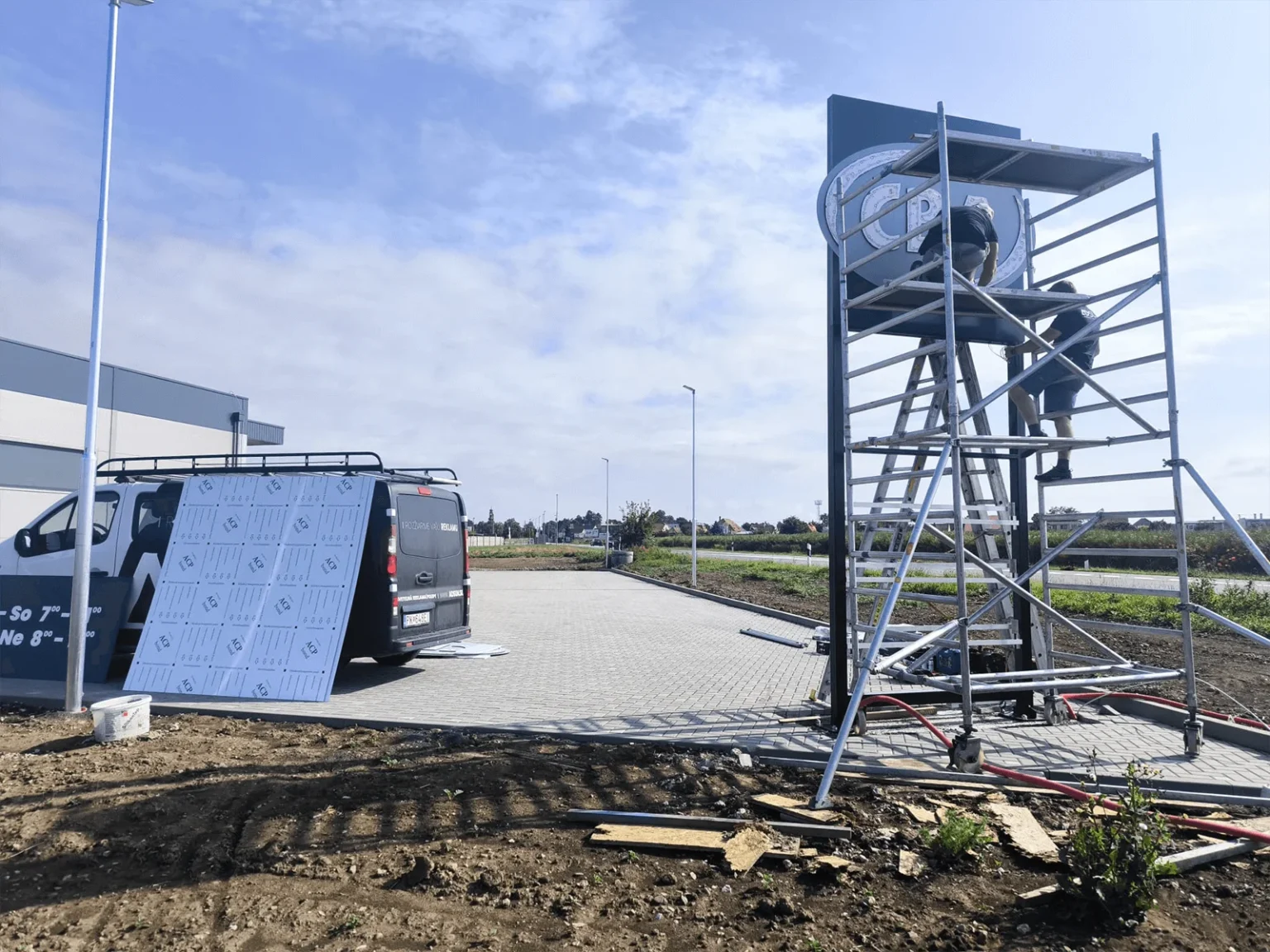 Reklamny svetelny pylon totem CBA komplexna sluzba navrh, konštrukcia, realizacia zvaranie