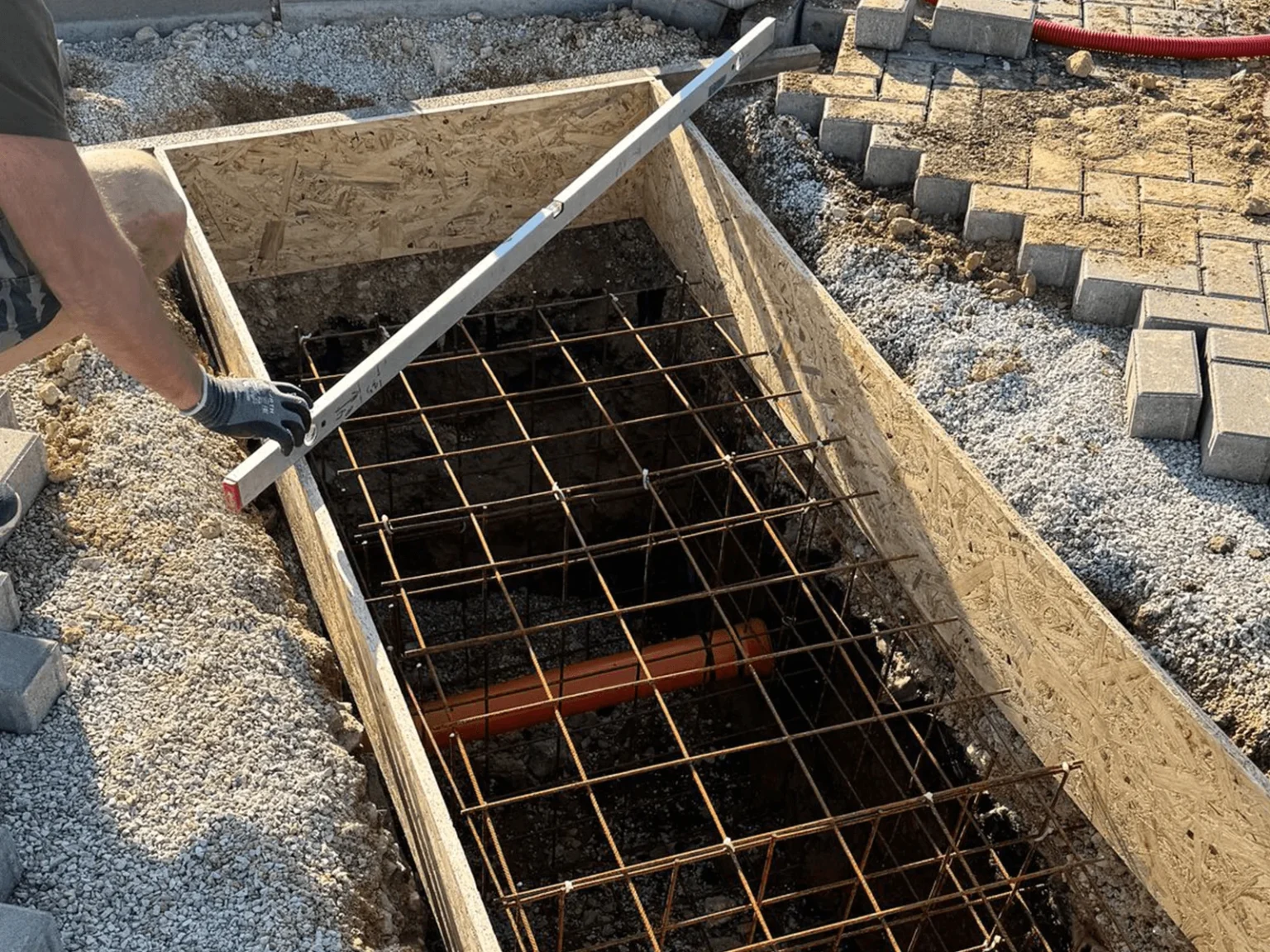 Reklamny svetelny pylon totemvykop elektro betonaž zvaranie
