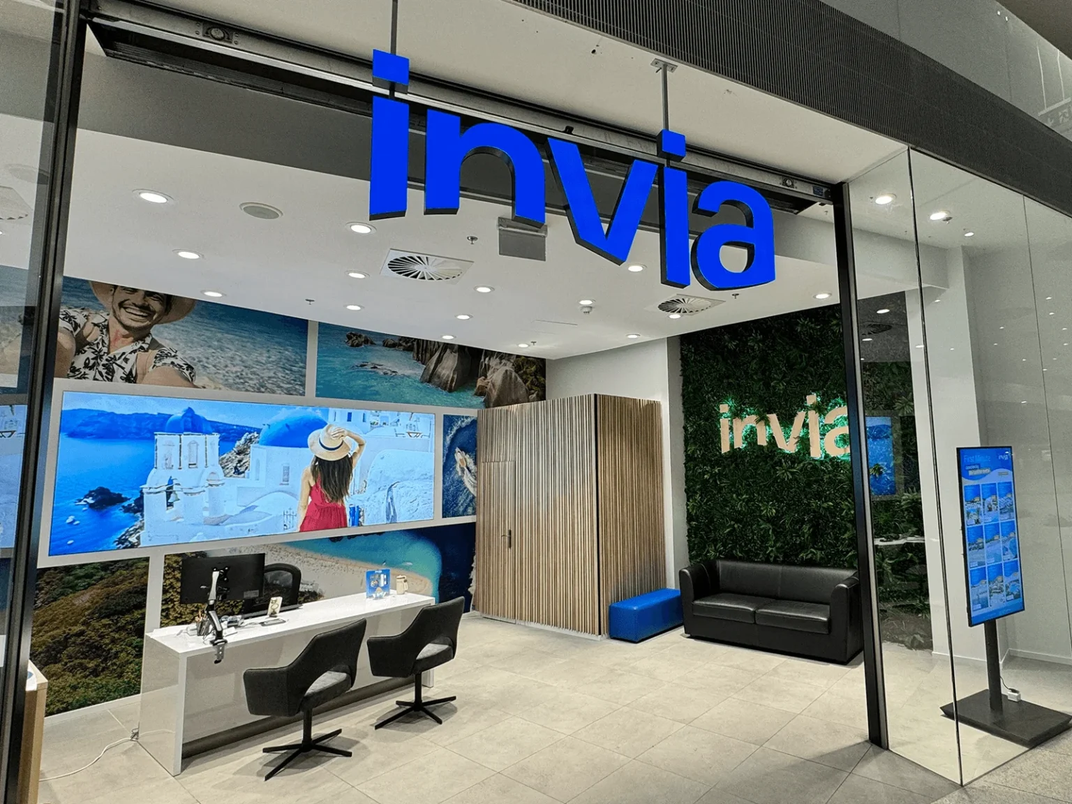 svetelny box plachta led osvetlenie reklamna plocha interier prevadzka invia pobočka